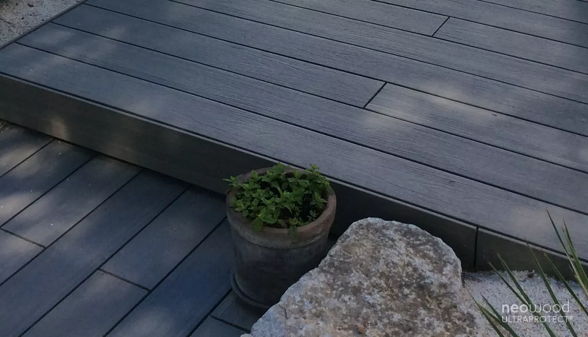 Plinthe de finition terrasse bois et bardage UltraProtect | neowood