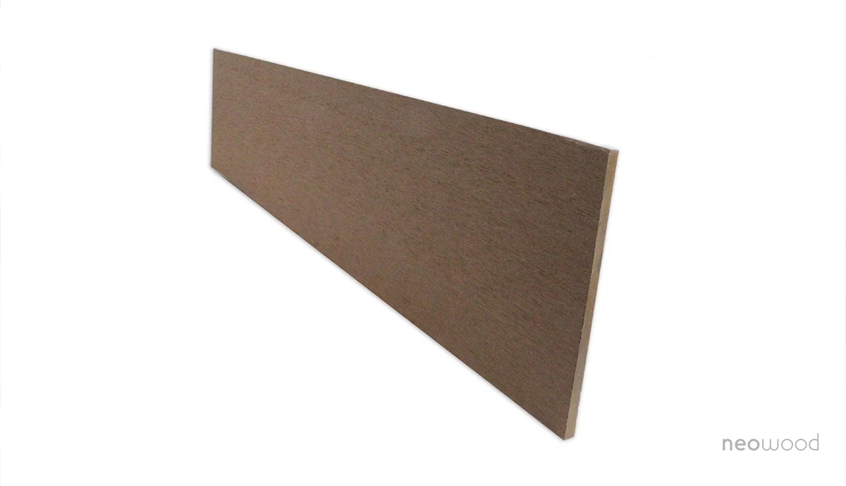 Plinthe en composite monoextrudé pour terrasse ACCESS  |  Neowood