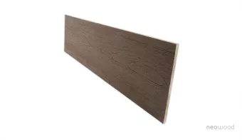 Plinthe en composite monoextrudé teinte bois face imitation bois