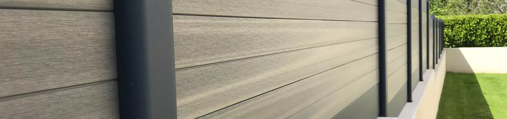 Nos lames de clôture aluminium et composite pour votre jardin