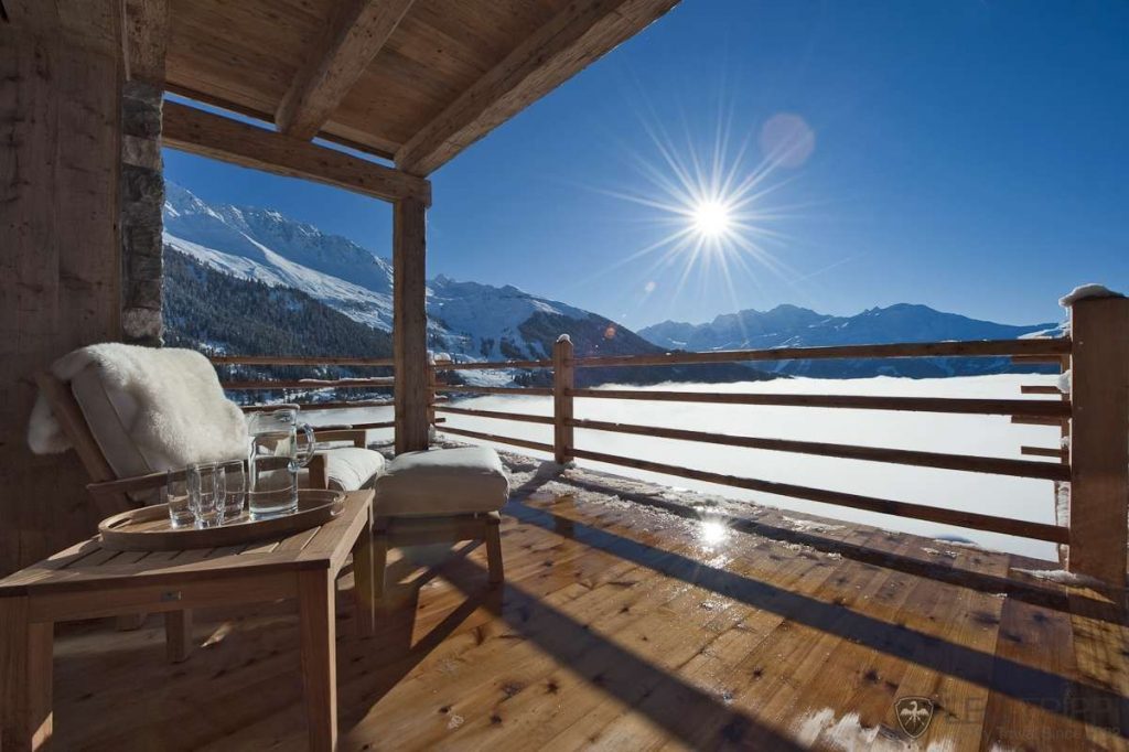 Chalet hivernal en montagne