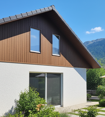 Bardage vertical en bois composite ipé