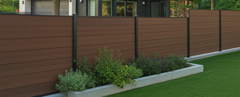 Clôture en lames de bois composite ipé