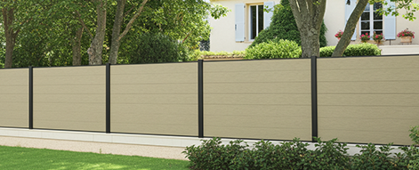 Clôture en lames composite sable neowood
