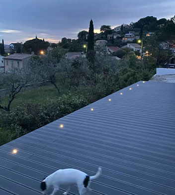 Terrasse composite anthra avec balisage lumineux