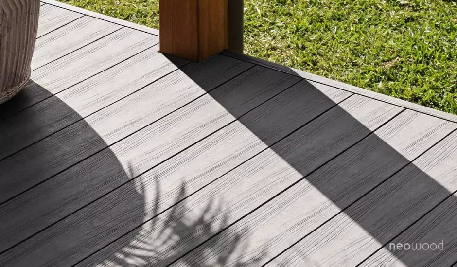 terrasse en bois composite Access teinte gris
